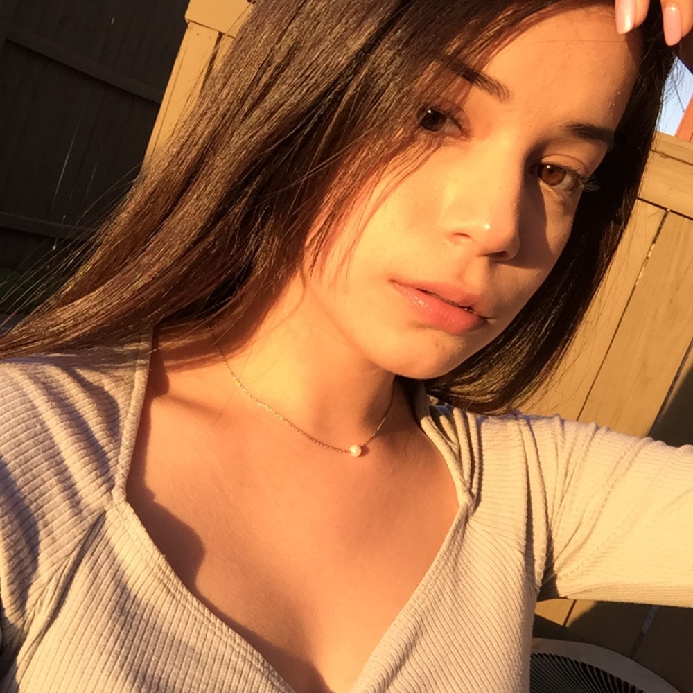 Meet your Posher, Emily